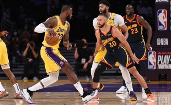 湖人大逆转制胜勇士晋级季后赛